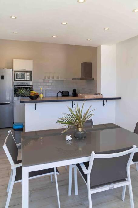 Blue Lagoon Appart En Residence Acces Plage 르 고지에 외부 사진