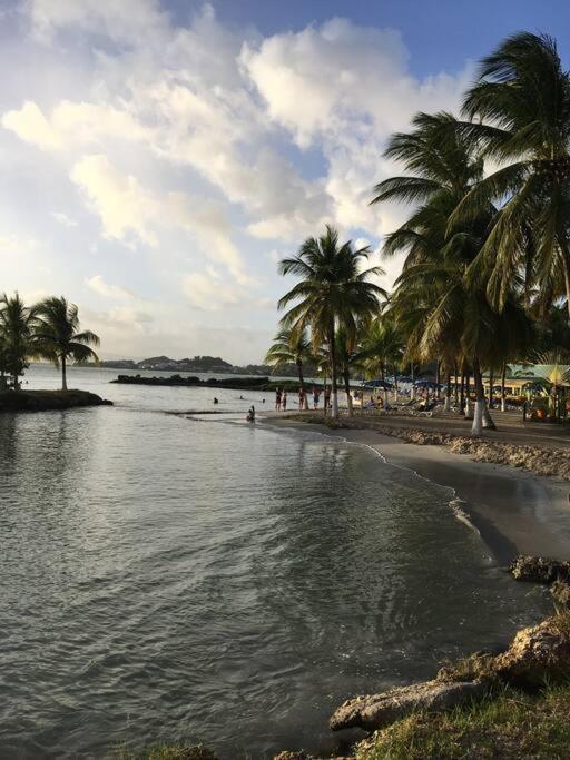Blue Lagoon Appart En Residence Acces Plage 르 고지에 외부 사진