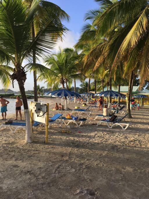 Blue Lagoon Appart En Residence Acces Plage 르 고지에 외부 사진